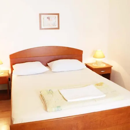 Antonio - Two Bedroom With Terrace F